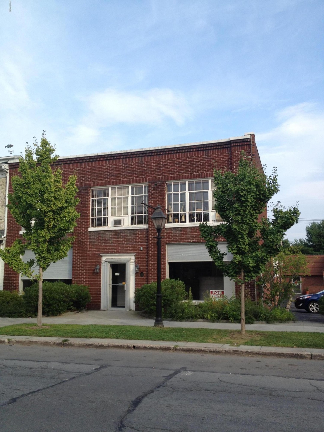 313 Broad St, Milford, PA 18337 - photo 1