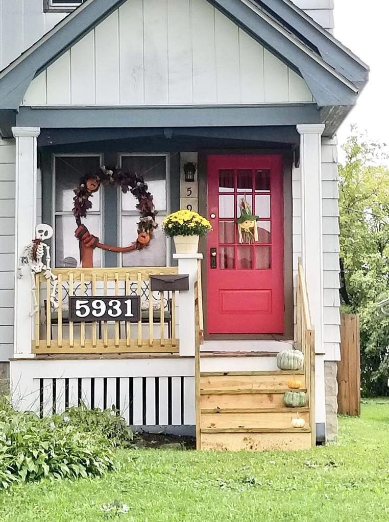 Exterior 84th Fall