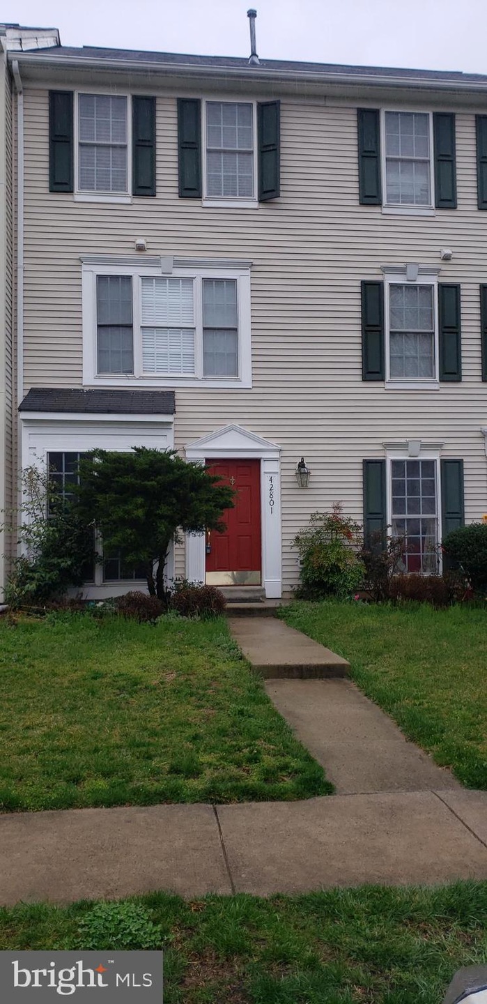 42801 Pilgrim Square, Chantilly, VA 20152 - photo 1