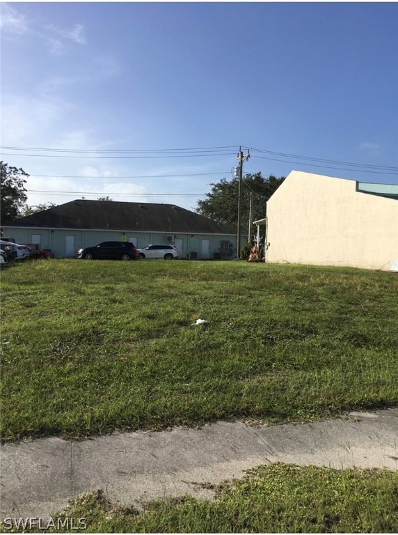 Lot view facing SE 47th St.