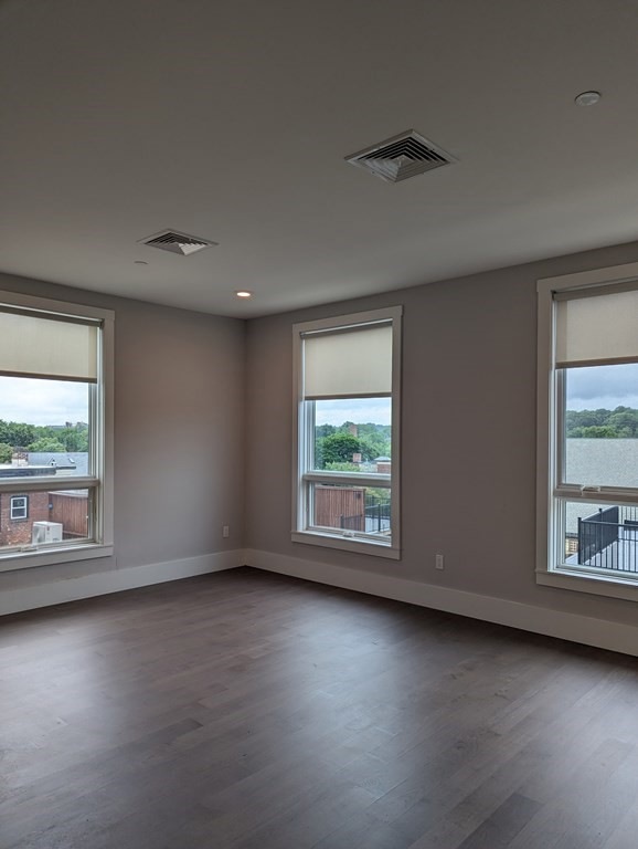 3193 Washington St unit 308, Boston, MA 02130 - photo 1