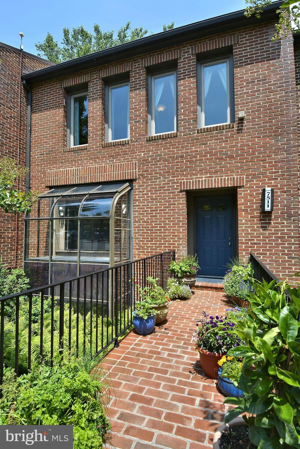 7511 Bradley Blvd, Bethesda, MD 20817 - photo 1