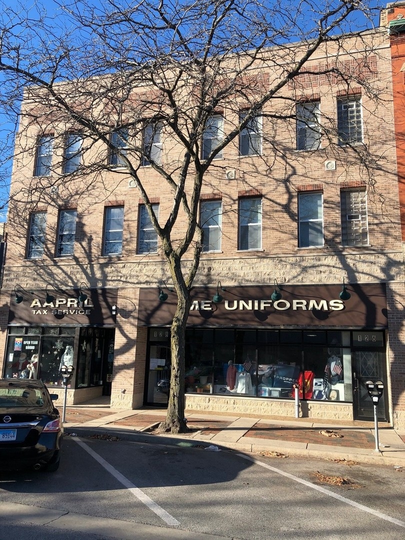 126 N Genesee St unit 206, Waukegan, IL 60085 - photo 1