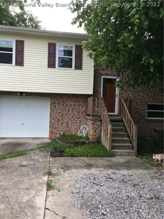 479 Hamon Dr, Scott Depot, WV 25560 - photo 1