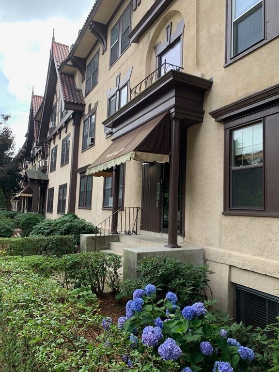 1726 Commonwealth Ave unit 1, Brighton, MA 02135 - photo 1