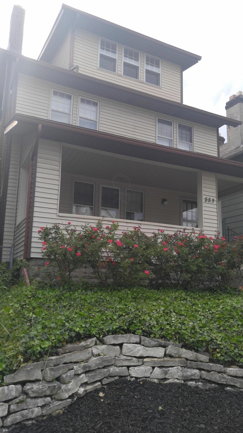 Photo exterior 885 Gilbert