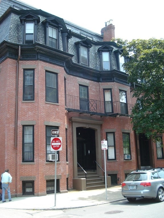 3 Gloucester St unit 7, Boston, MA 02115 - photo 1