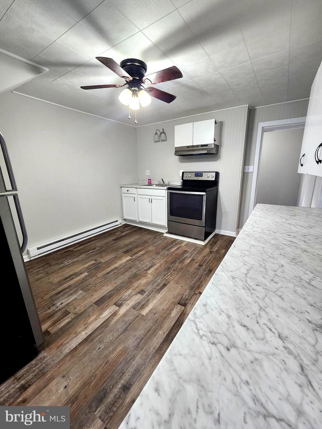 122 N Church St, Waynesboro, PA 17268 - photo 1