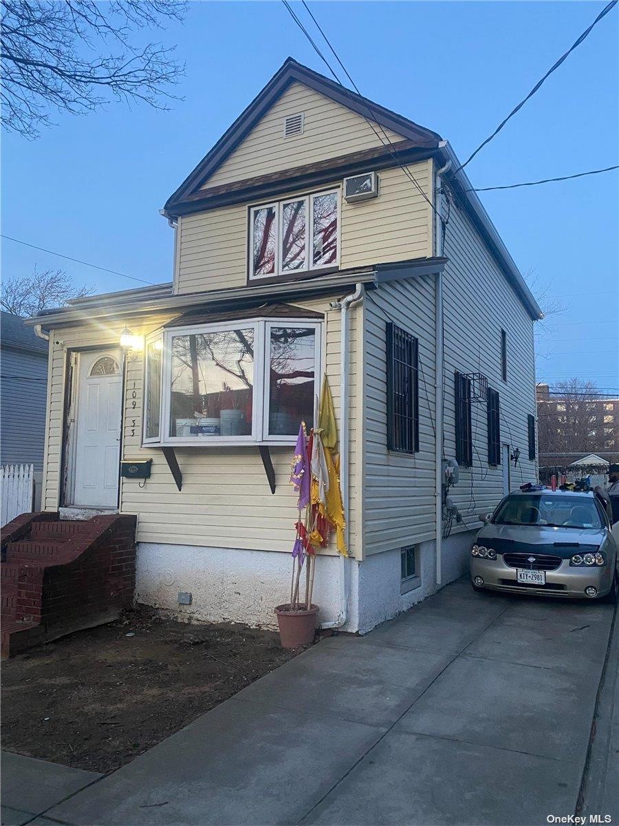 109-33 157th St, Jamaica, NY 11433 - photo 1