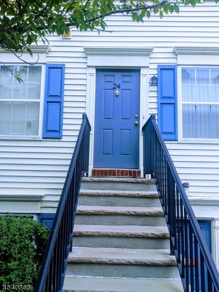 24 Vaughan Dr unit 24, Newark, NJ 07103 - photo 1