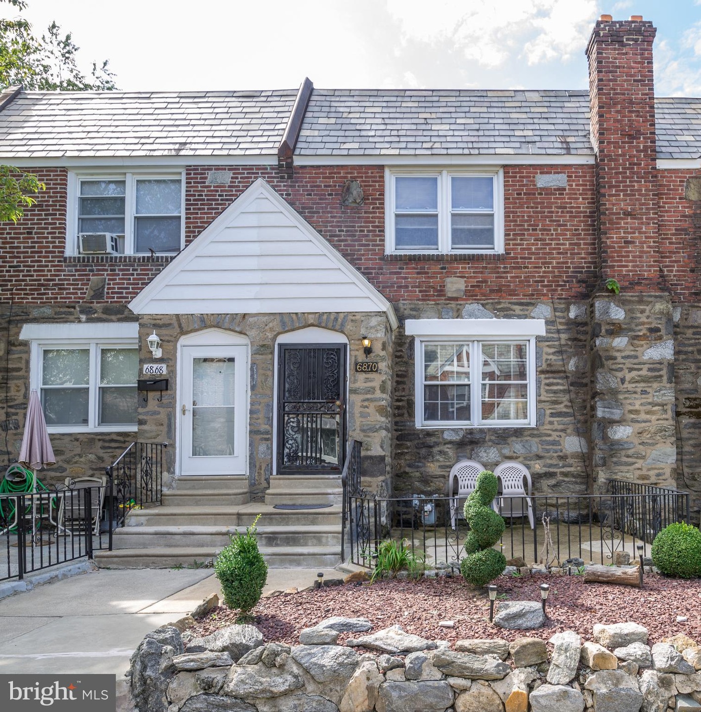 6870 Clover Ln, Upper Darby, PA 19082 - photo 1