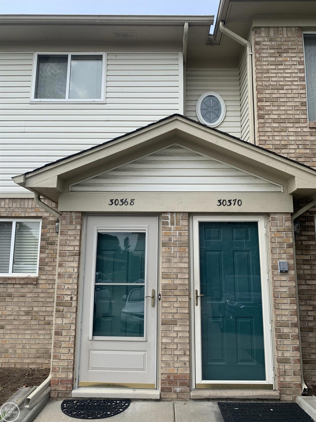 30370 Wedgewood Cir, Roseville, MI 48066 - photo 1