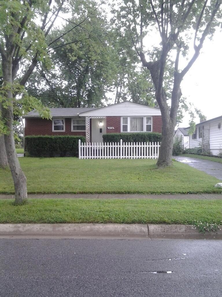 3926 Sexton Dr, Columbus, OH 43228 - photo 1