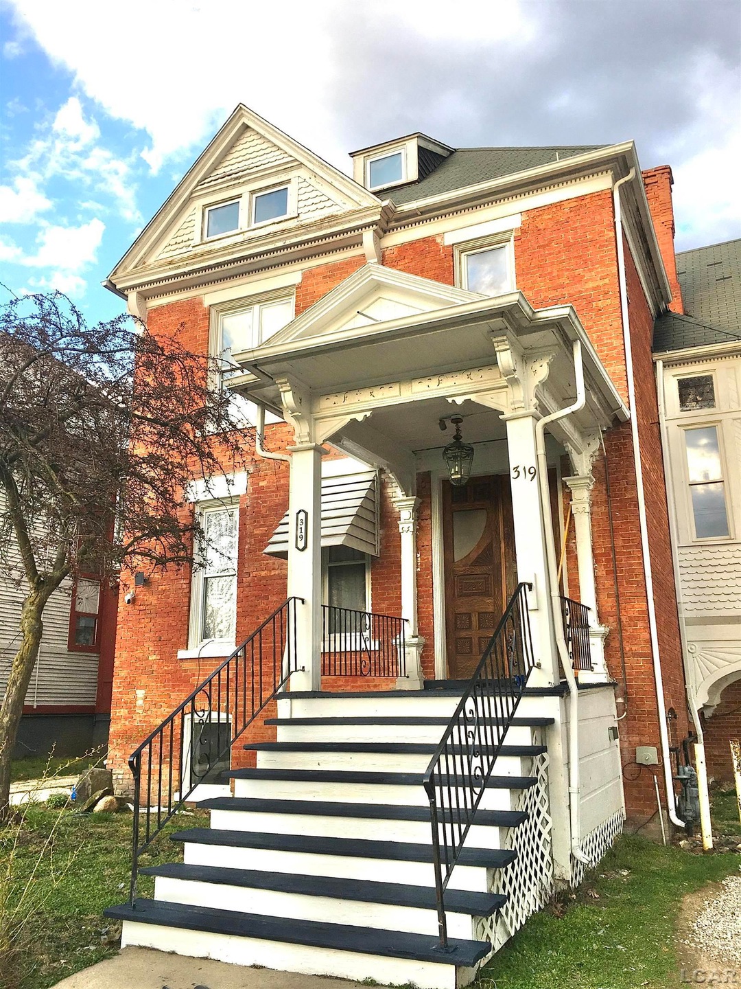 319 S Winter #4 St unit 4, Adrian, MI 49221 - photo 1