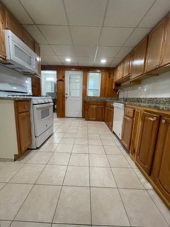 36 Sampson St unit 36, South Grafton, MA 01560 - photo 1