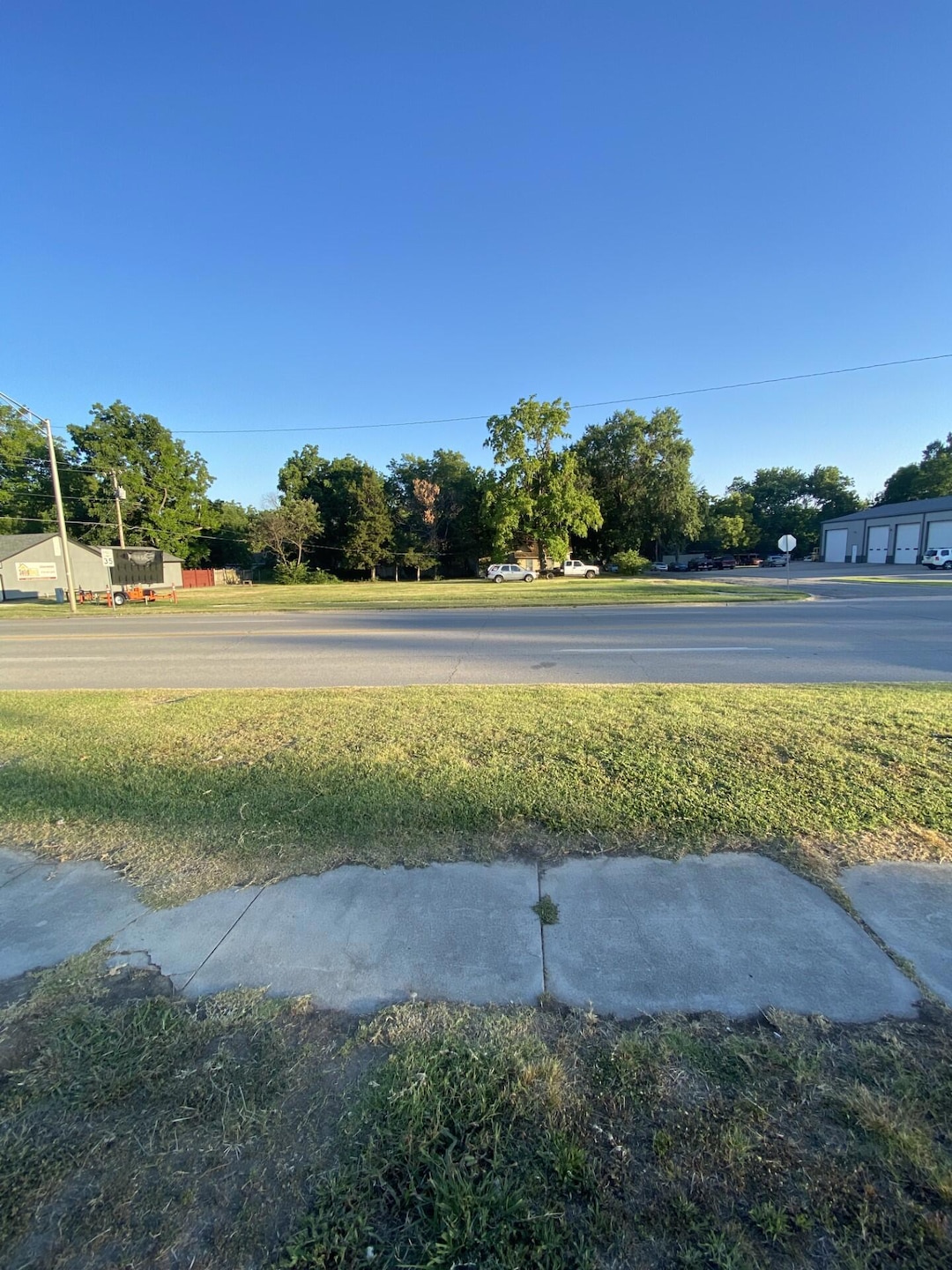 301 B St SE, Miami, OK 74354 - photo 1