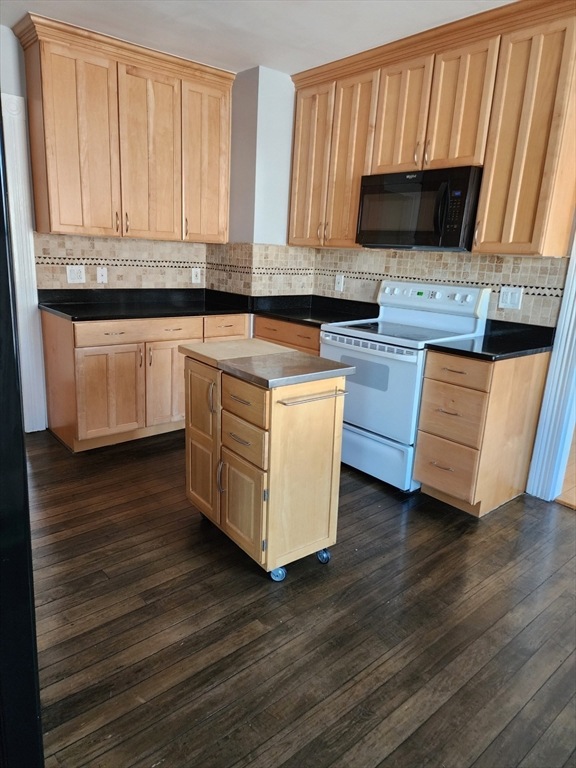 438 Main St unit 3, Stoneham, MA 02180 - photo 1