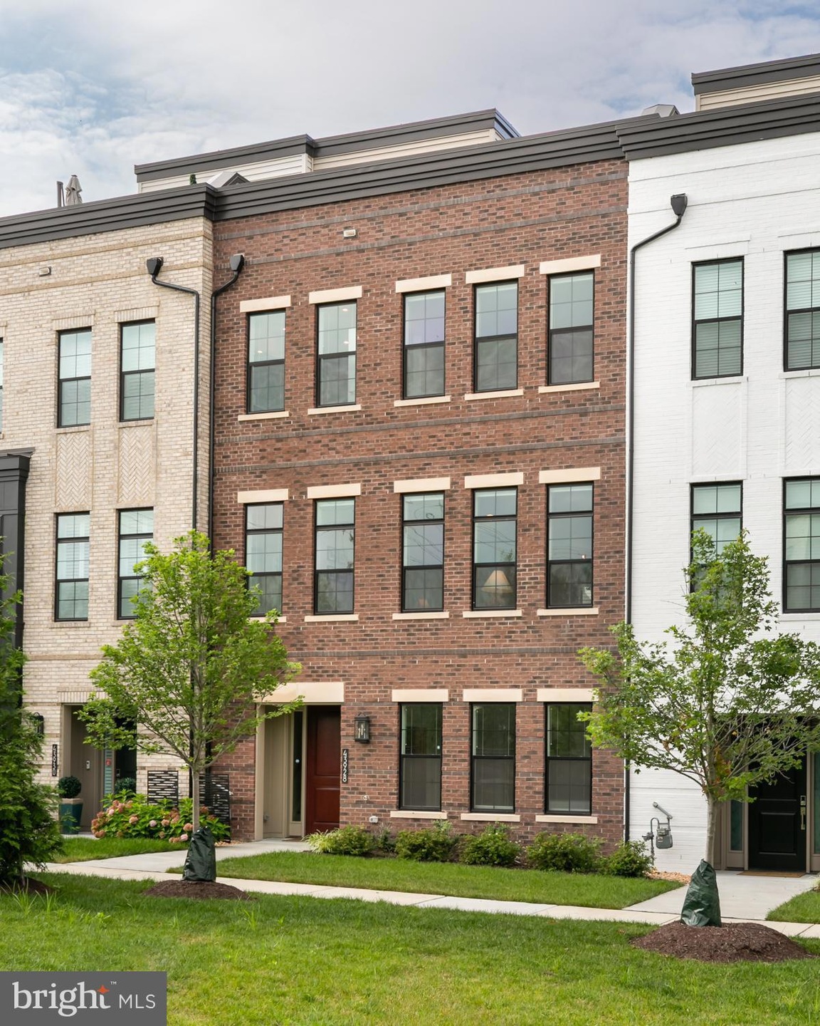 Sold $935,000 • Co-Listing Agent