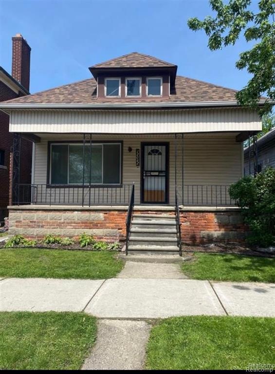 12062 Saint Aubin St, HamtraMcK, MI 48212 - photo 1