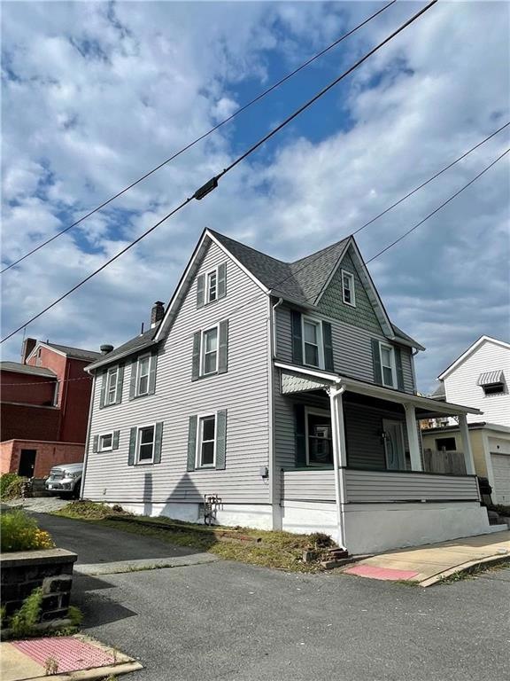 5 Pen Argyl St, Pen Argyl, PA 18072 - photo 1