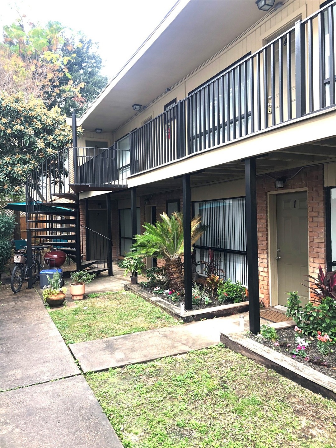 2210 Brun St unit 6, Houston, TX 77019 - photo 1