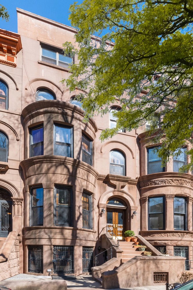 Pending $449,000 • Co-Listing Agent