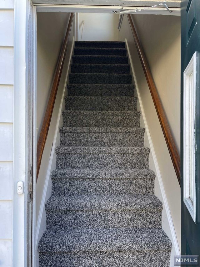 241 Lafayette Ave unit 2, Lyndhurst, NJ 07071 - photo 1