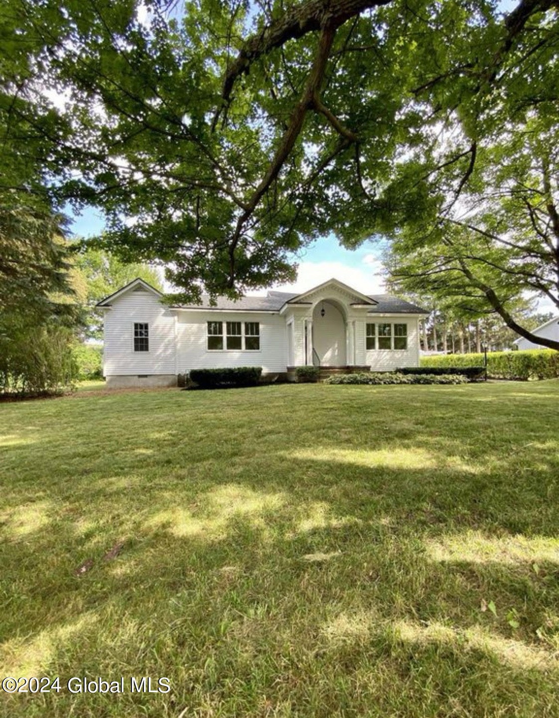 217 Lisha Kill Rd, Schenectady, NY 12309 - photo 1