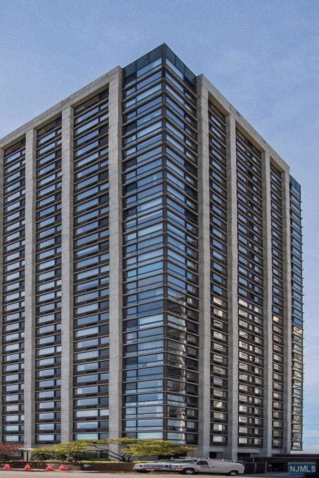 River Ridge unit 2G, Fort Lee, NJ 07024 - photo 1