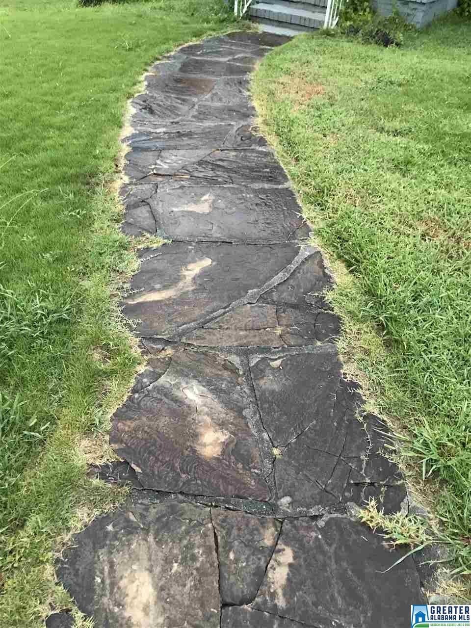 Follow the Grey Stones HOME !