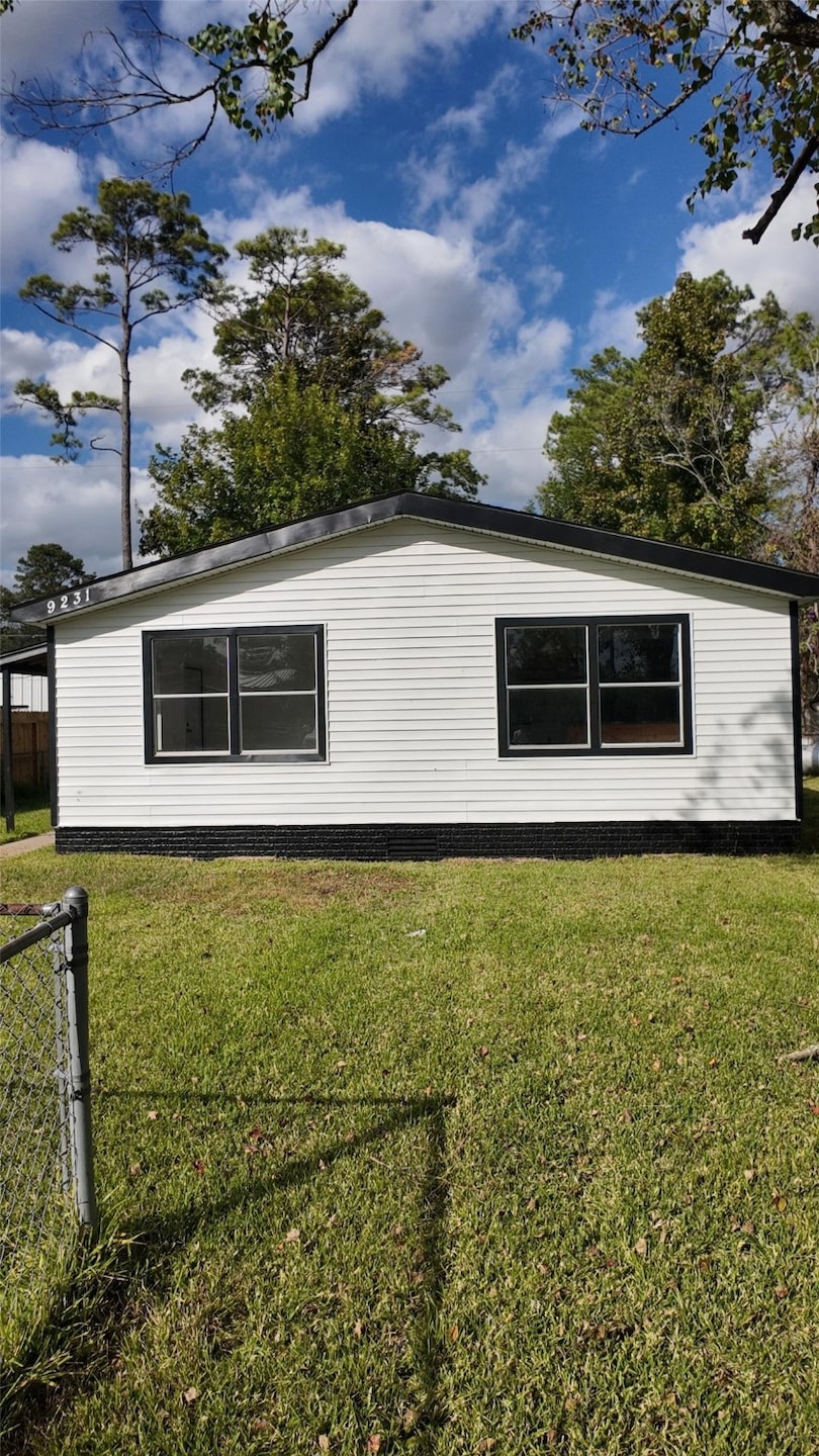 9231 Viscaro Ln, Humble, TX 77396 - photo 1