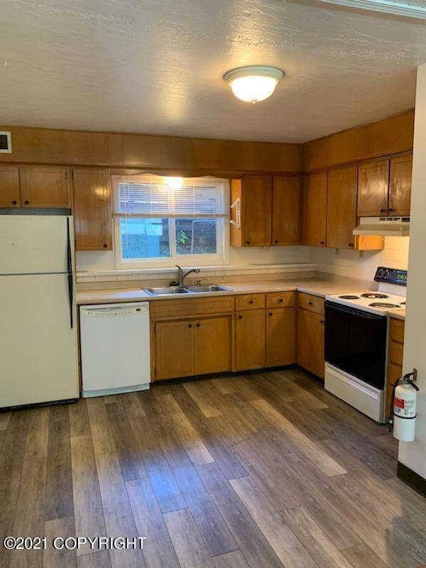 1016 W 25th Ave unit 4, Anchorage, AK 99503 - photo 1