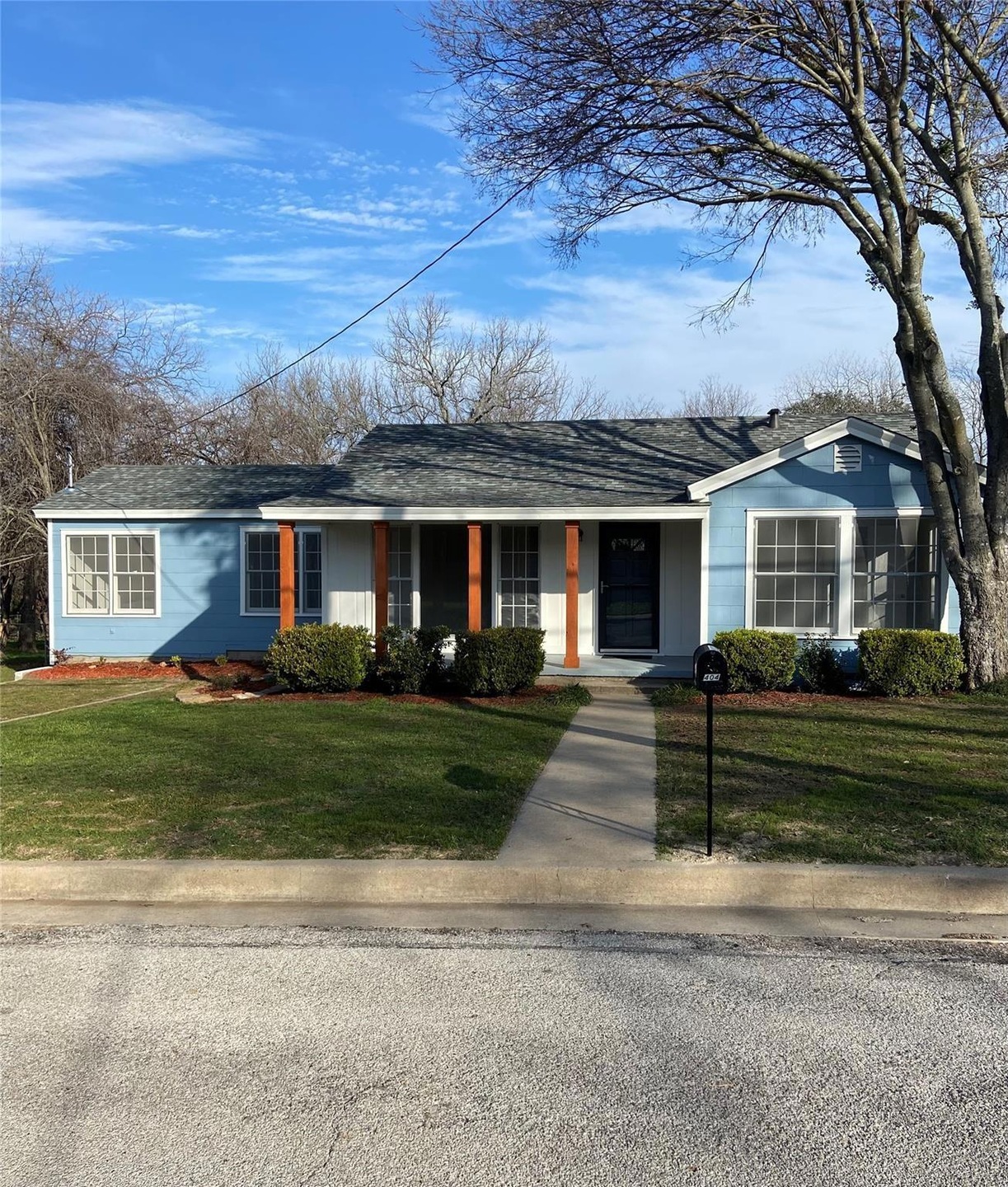 404 Norton St, Weatherford, TX 76086 - photo 1