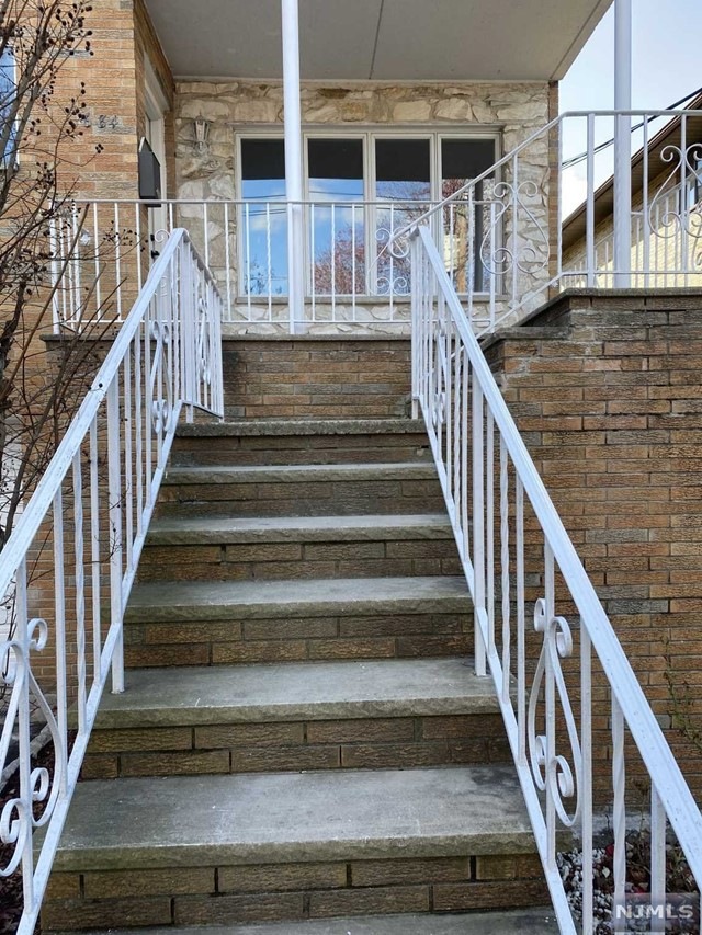 682 Day Ave unit 1st floor, Ridgefield, NJ 07657 - photo 1