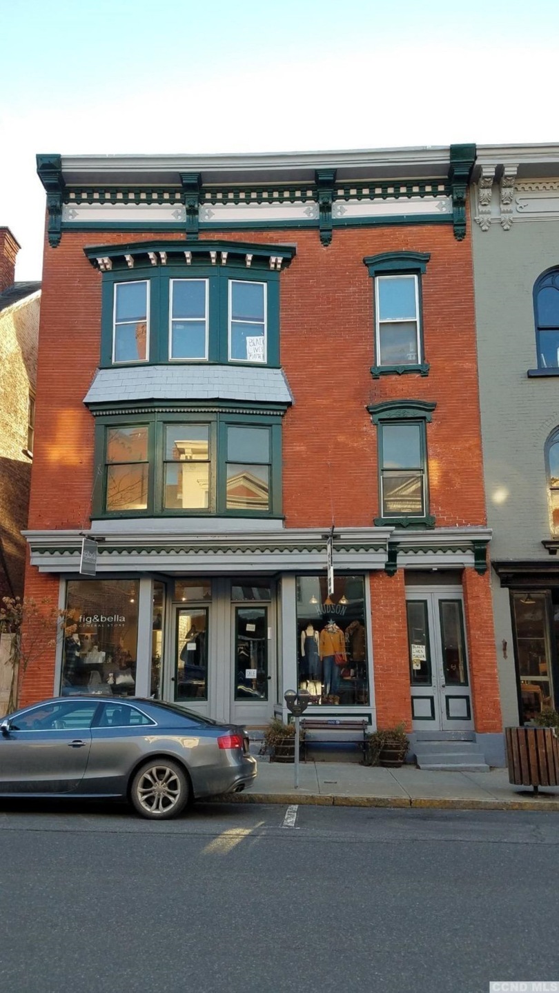 443 Warren St unit 2, Hudson, NY 12534 - photo 1