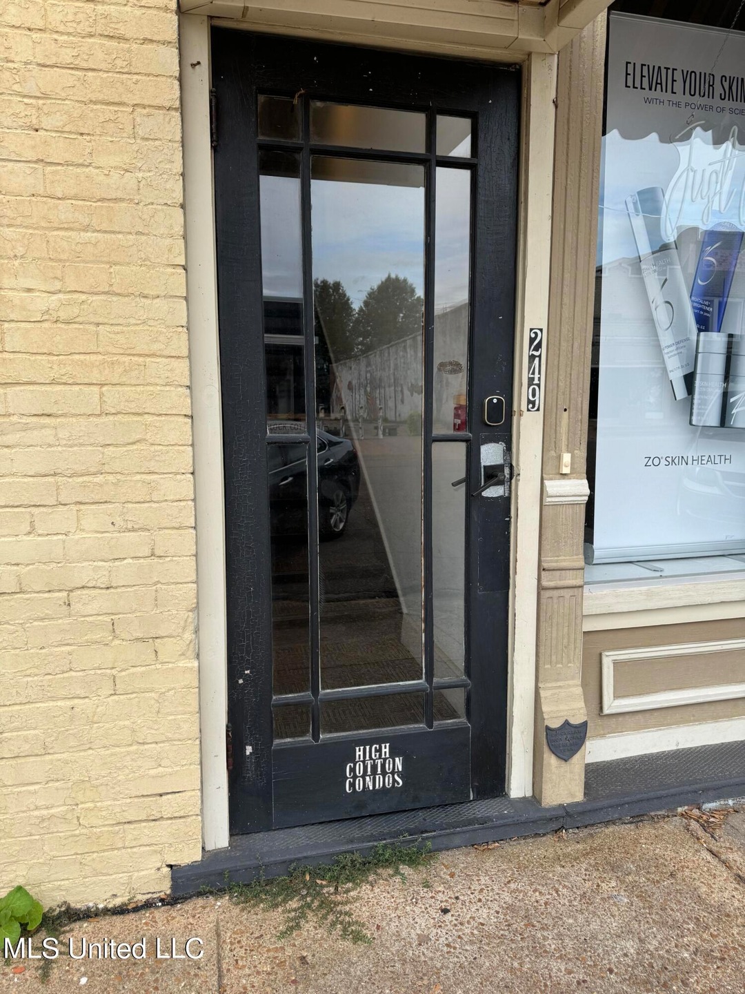 High Cotton Entrance