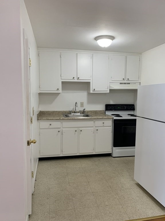 300 Main St unit 10, Woburn, MA 01801 - photo 1