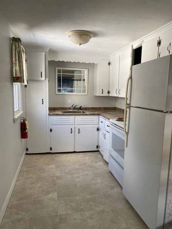 107 Vernon St unit A, Wakefield, MA 01880 - photo 1