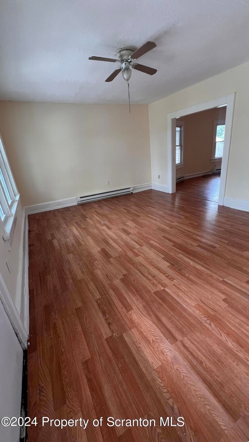 904 Ash St unit 2nd Floor, Scranton, PA 18510 - photo 1