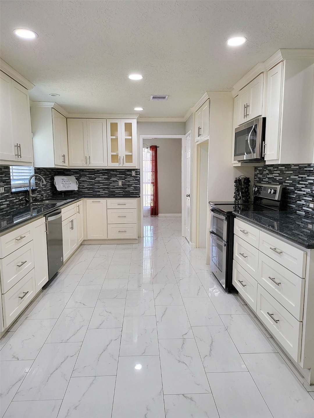 15303 Sterling Lake Dr, Houston, TX 77095 - photo 1