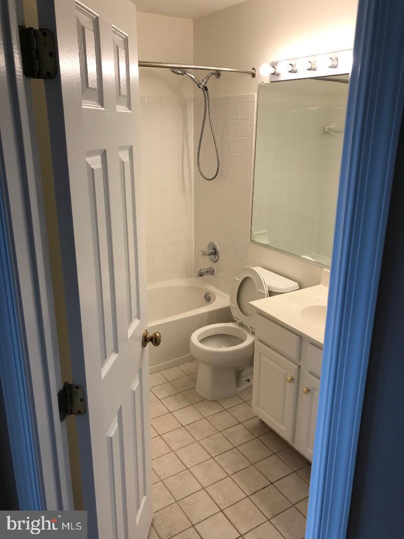 42954 Beachall St, Chantilly, VA 20152 - photo 1