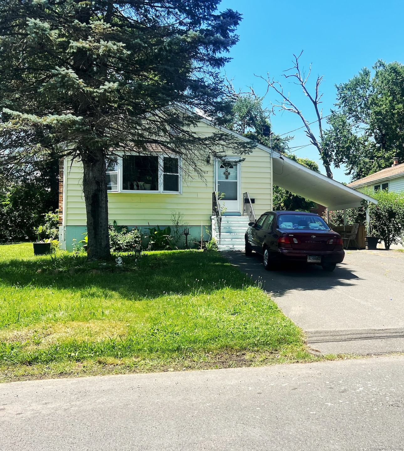 117 Lurton St, New Britain, CT 06053 - photo 1