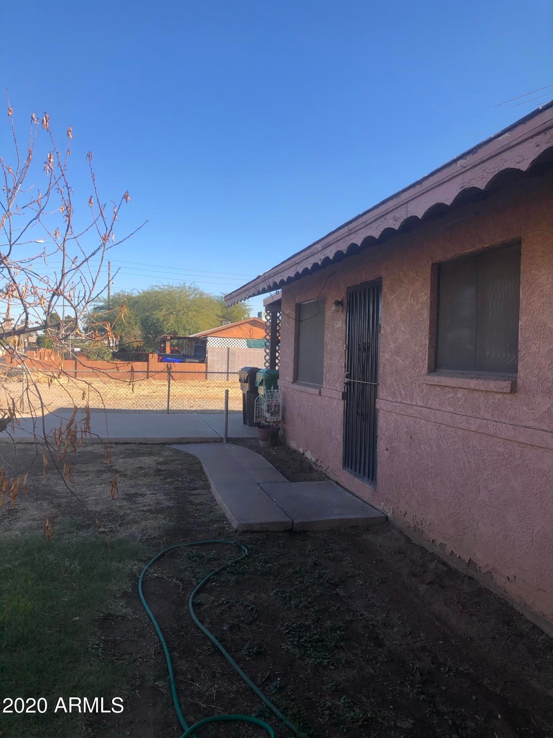 9309 front of house