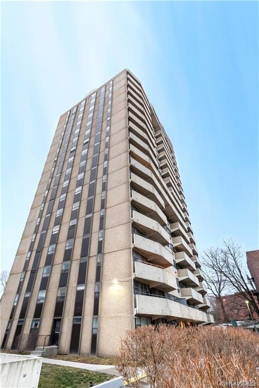 Tower One unit 1D, Yonkers, NY 10710 - photo 1