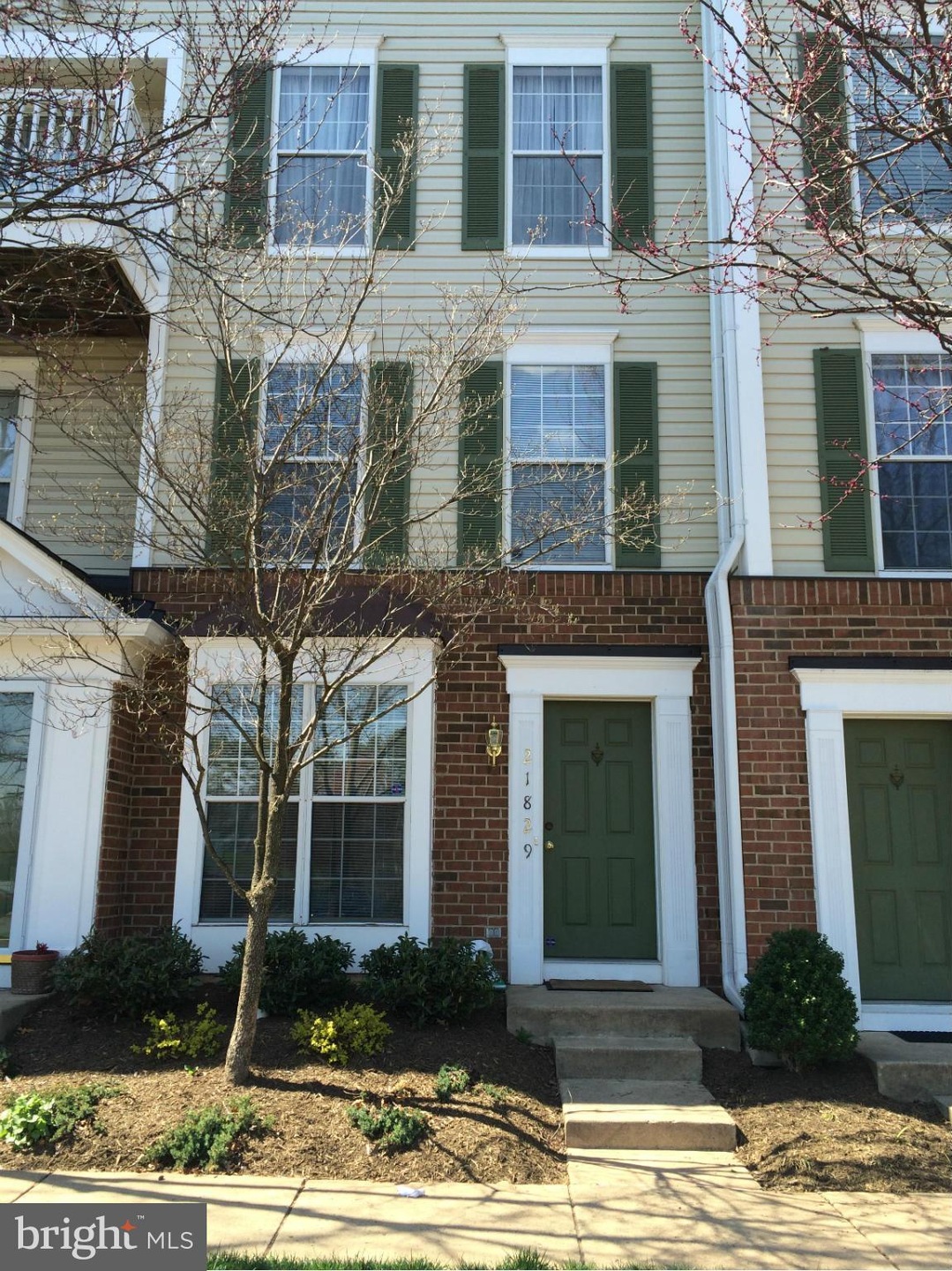 21829 Baldwin Square unit 21829, Sterling, VA 20164 - photo 1