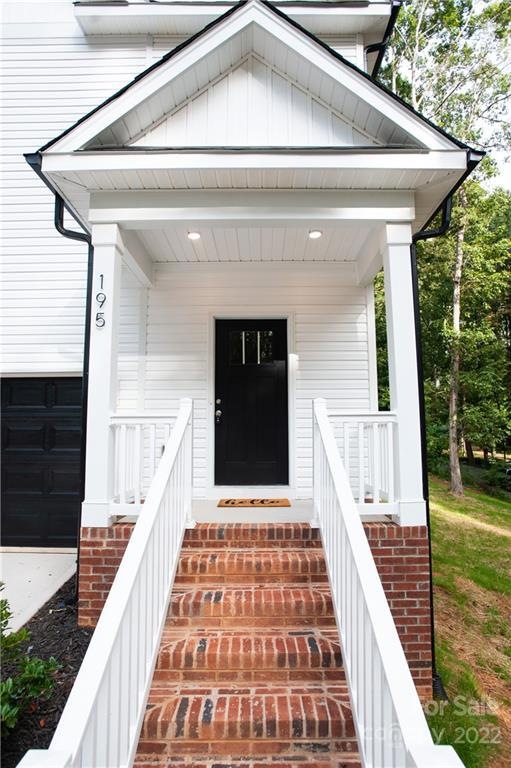 195 Montgomery Dr, Statesville, NC 28625 - photo 1