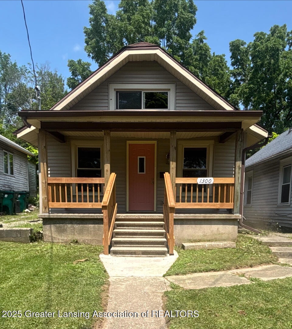 1300 W Maple St, Lansing, MI 48915 - photo 1