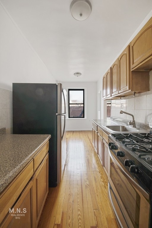 25-98 36th St unit 3-A, Astoria, NY 11103 - photo 1