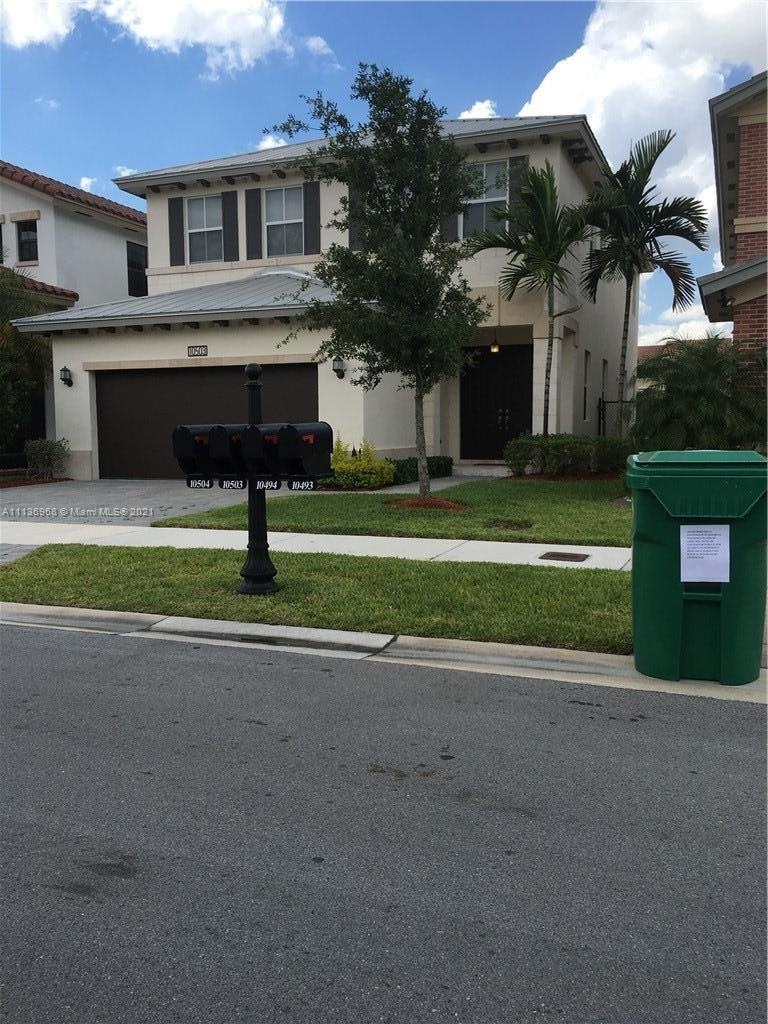 10503 NW 70th Ln, Doral, FL 33178 - photo 1