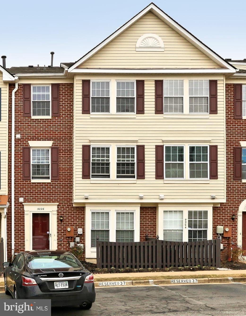 9226 Deer Crossing unit 37, Lorton, VA 22079 - photo 1